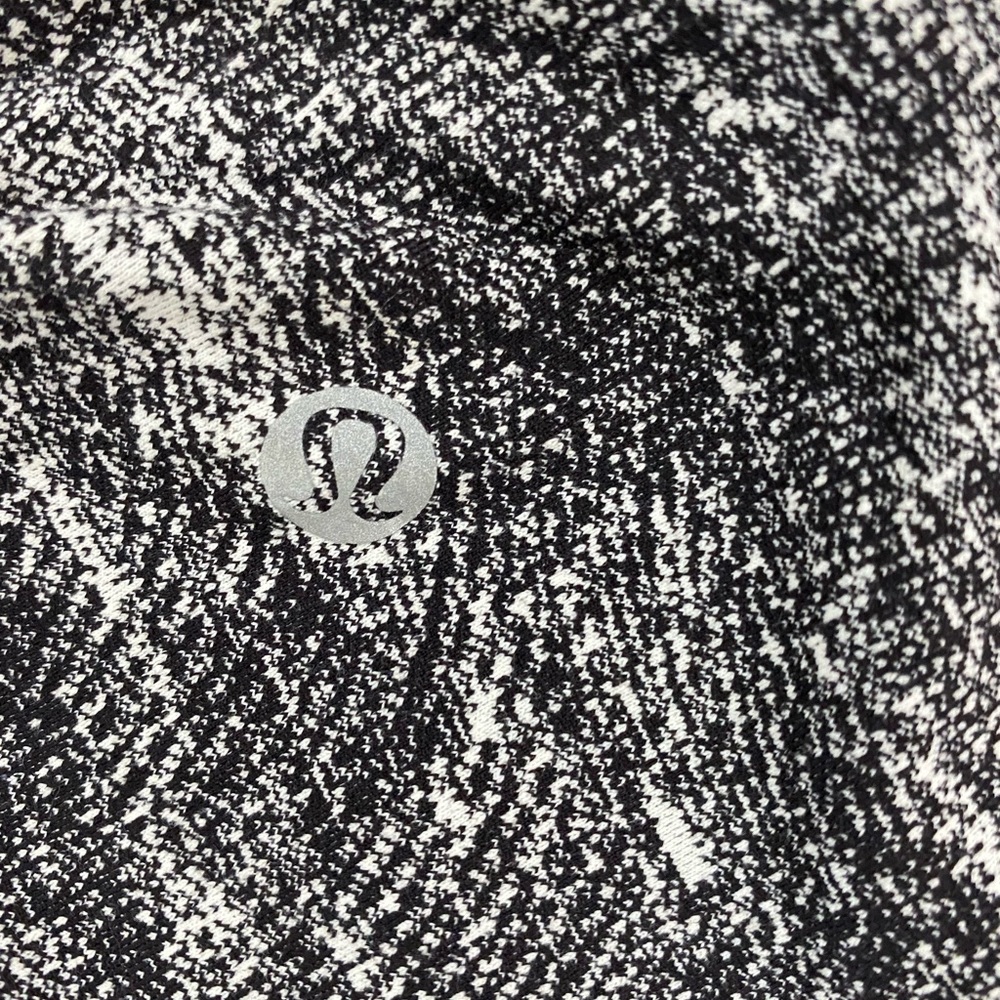 Lululemon Jacket in like new condition - Picture 2 of 6